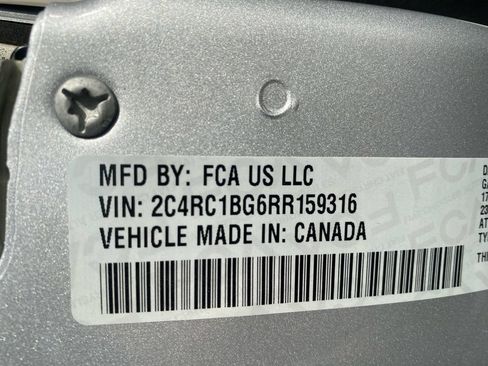 Used 2024 Chrysler Pacifica Touring-L FWD image 33