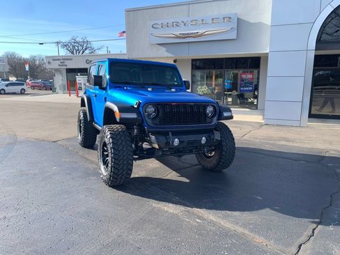 Used 2024 Jeep Wrangler Sport AWD/4WD image 3