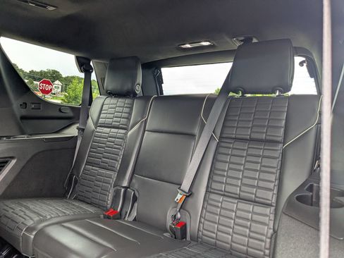 Used 2022 Cadillac Escalade Premium Luxury Platinum w/ Heavy-Duty Trailer Package AWD/4WD image 27