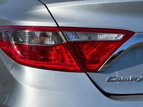 Used 2017 Toyota Camry XLE image 13