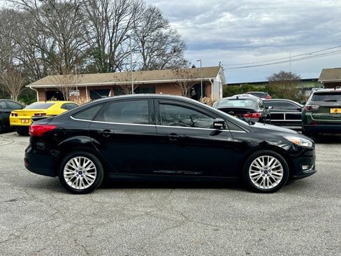 Used 2018 Ford Focus Titanium image 8