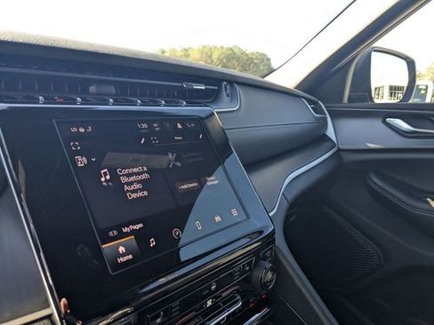 New 2025 Jeep Grand Cherokee Laredo RWD image 28