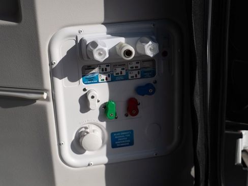 Used 2023 Mercedes-Benz Sprinter 2500 image 74