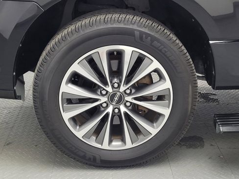 Used 2016 Lincoln Navigator Select image 31