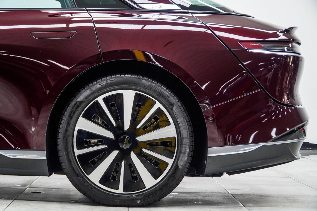 Used 2024 Lucid Air Pure RWD image 17