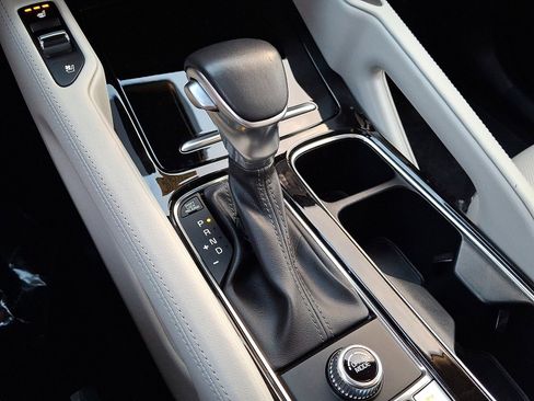 Used 2023 Kia Telluride EX w/ EX Captain's Chair Package image 16