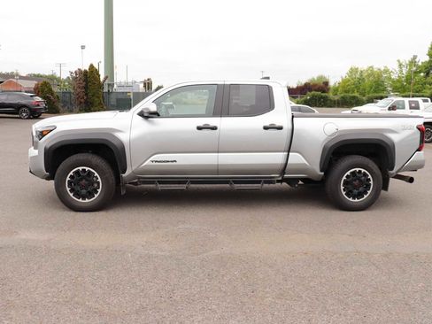 Used 2024 Toyota Tacoma TRD Off-Road w/ TRD Off Road Upgrade Package AWD/4WD image 8
