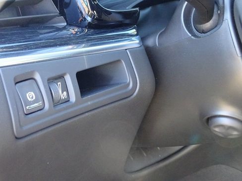 Used 2025 Cadillac XT5 Premium Luxury image 16