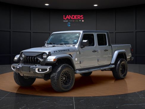 Certified 2020 Jeep Gladiator Overland AWD/4WD image 1