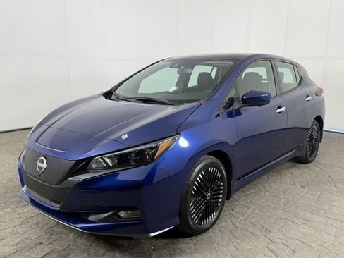 Used 2023 Nissan Leaf SV Plus FWD image 3