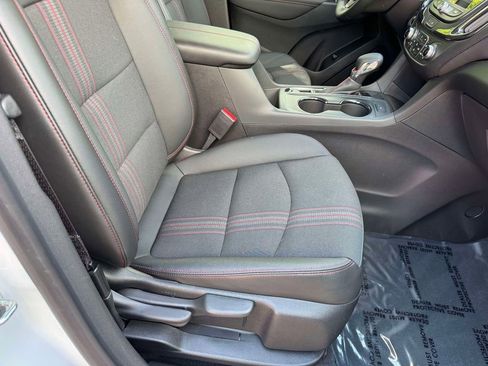Used 2023 Chevrolet Equinox RS FWD image 16