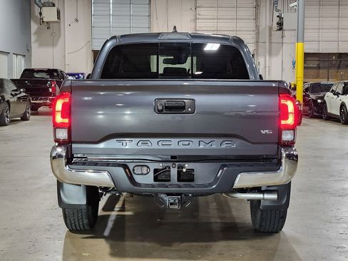 Used 2020 Toyota Tacoma SR5 image 10