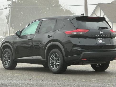 Used 2024 Nissan Rogue S image 6