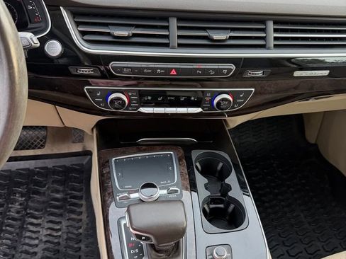 Used 2017 Audi Q7 3.0T Premium Plus image 11