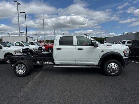 New 2024 RAM 4500 Tradesman w/ Chrome Appearance Group image 2