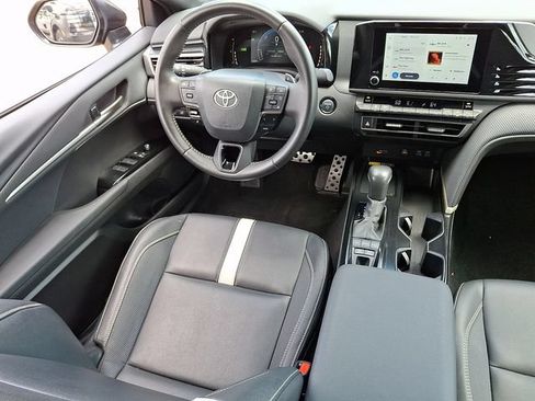 Used 2025 Toyota Camry SE FWD image 14