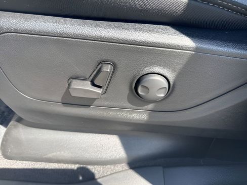 Used 2025 RAM 1500 Big Horn AWD/4WD image 10