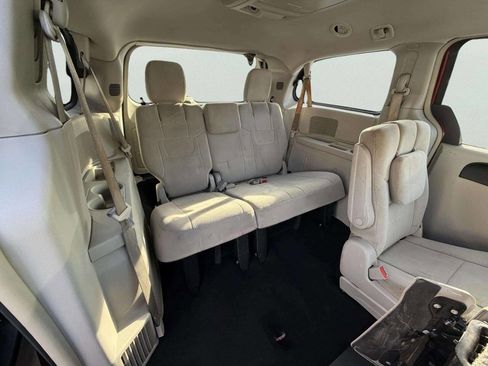 Used 2011 Dodge Grand Caravan Crew w/ Entertainment Group 1 image 30