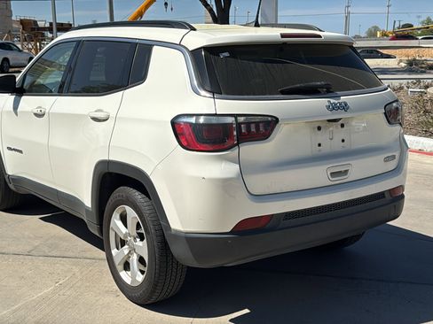 Used 2017 Jeep Compass Latitude w/ Popular Equipment Group image 5