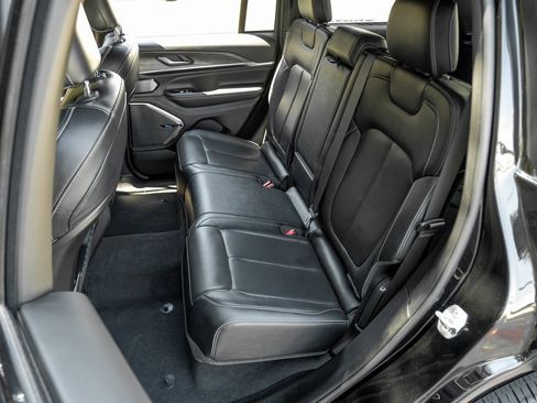 Used 2022 Jeep Grand Cherokee Overland image 53