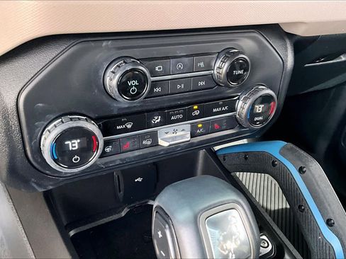 Certified 2023 Ford Bronco Wildtrak image 36