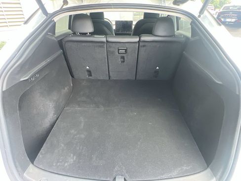 Used 2025 Tesla Model Y Long Range RWD image 28