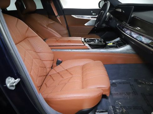 Used 2023 BMW 760i xDrive w/ Luxury Rear Seating Package AWD/4WD image 38