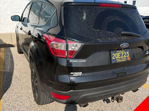 Used 2017 Ford Escape SE AWD/4WD image 4