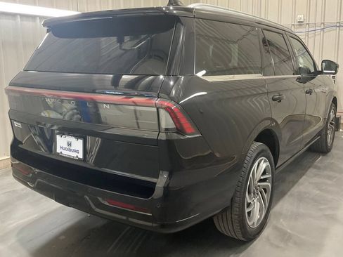 Used 2025 Lincoln Navigator Reserve AWD/4WD image 26