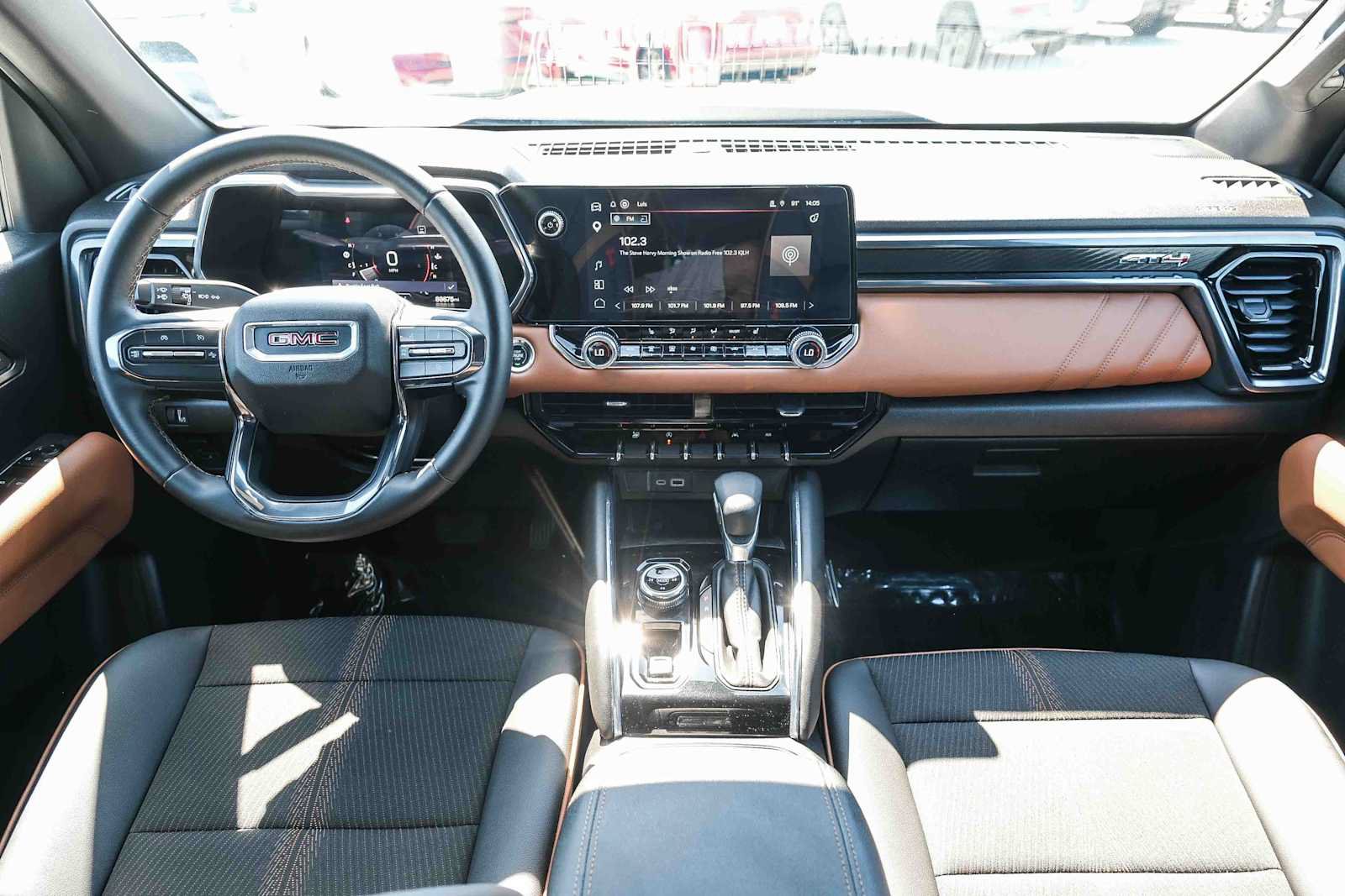Used 2023 GMC Canyon AT4 w/ Technology Package AWD/4WD image 14