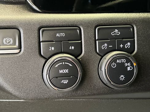 Used 2023 Chevrolet Silverado 1500 LT AWD/4WD image 28