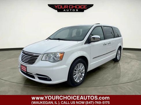 Used 2012 Chrysler Town & Country Limited image 1
