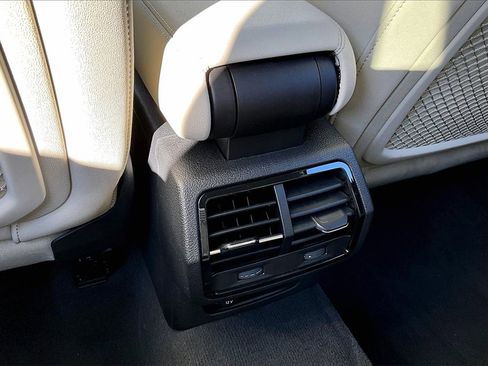 Used 2025 Audi Q3 2.0T Premium Plus w/ Premium Plus Package image 10