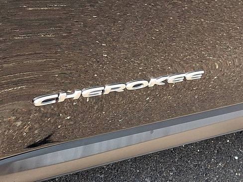 Used 2020 Jeep Cherokee Limited w/ Trailer Tow Group AWD/4WD image 34