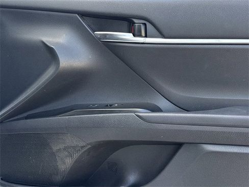 Used 2020 Toyota Camry SE w/ Convenience Package image 26