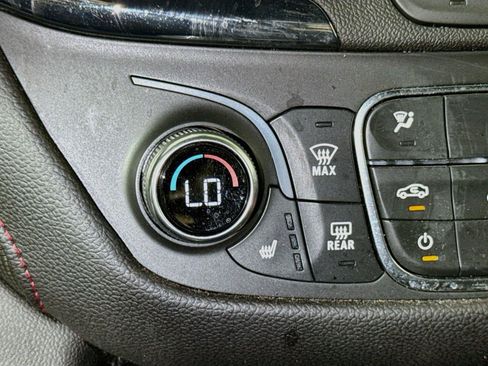 Used 2024 Chevrolet Equinox RS FWD image 17