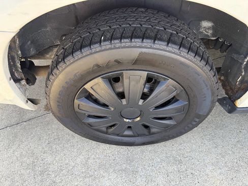 Used 2008 Chrysler Town & Country LX FWD image 8