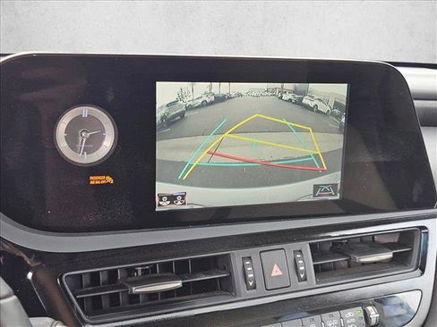 Used 2022 Lexus ES 300h w/ Premium Package FWD image 15