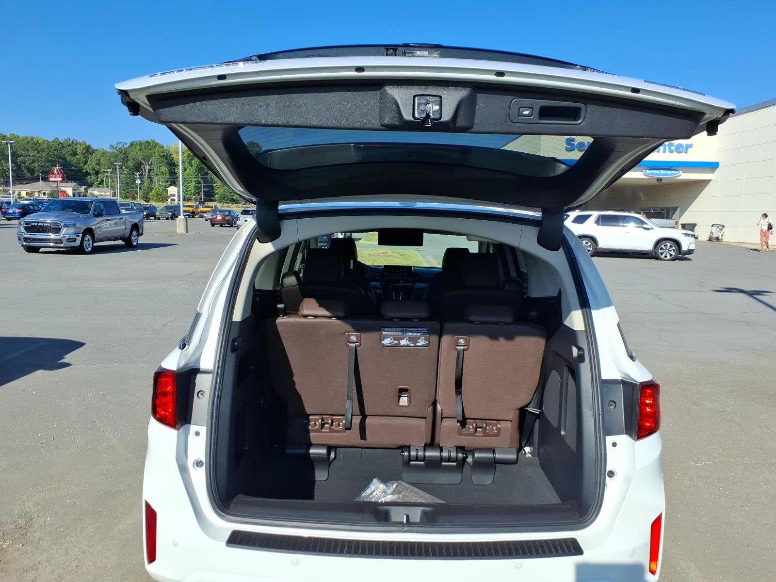 Used 2026 Honda Odyssey Touring image 5