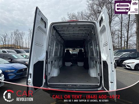 Used 2023 Mercedes-Benz Sprinter 2500 image 7