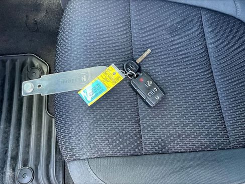 Used 2019 Chevrolet Silverado 1500 Custom w/ Custom Convenience Package image 19