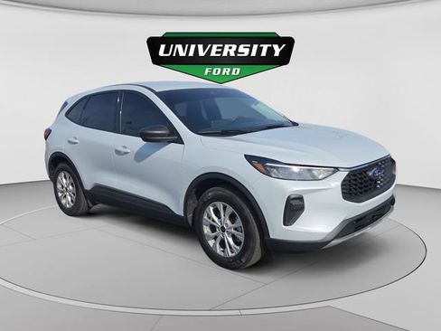 Used 2025 Ford Escape Active w/ Tech Pack #1 FWD image 1