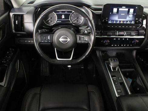 Certified 2022 Nissan Pathfinder SL FWD image 8