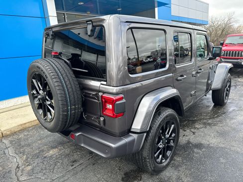 Used 2025 Jeep Wrangler Sahara w/ Safety Group image 7