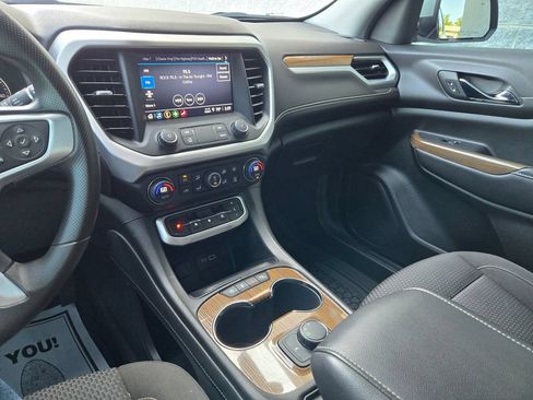 Used 2023 GMC Acadia SLE FWD image 22