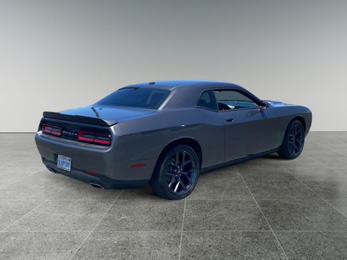 Used 2019 Dodge Challenger SXT w/ Blacktop Package RWD image 5
