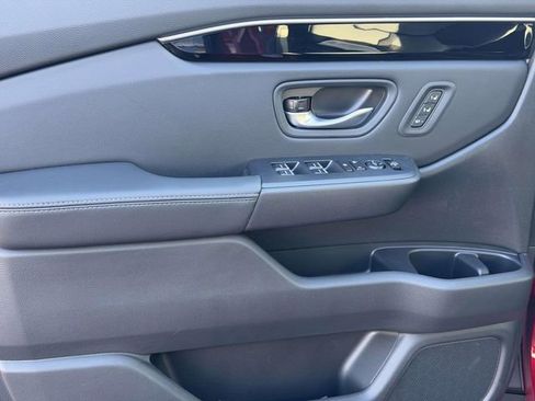 New 2025 Honda Pilot Touring image 6