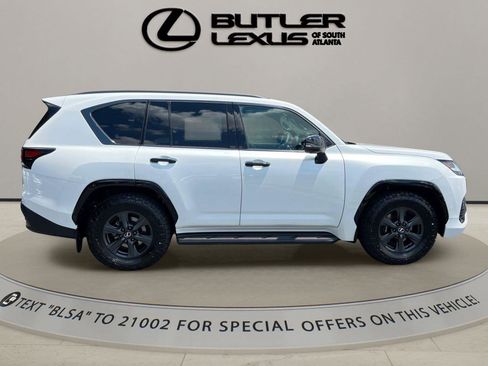 New 2025 Lexus LX 700h Overtrail image 4