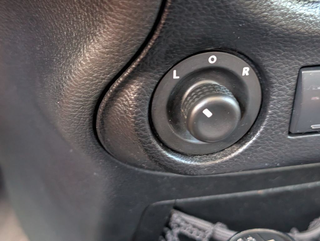 Used 2014 Jeep Wrangler Sahara AWD/4WD image 19