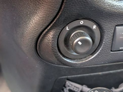 Used 2014 Jeep Wrangler Sahara AWD/4WD image 19